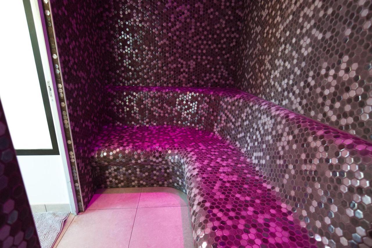 Ferme Historique Jean De La Fontaine Et Ses Chambres D'Hotes Hammam-Spa - 4 Etoiles Chierry Bagian luar foto